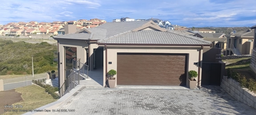 4 Bedroom Property for Sale in Seemeeu Park Western Cape